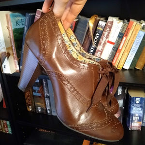 Brown Lace-up Oxford Heels